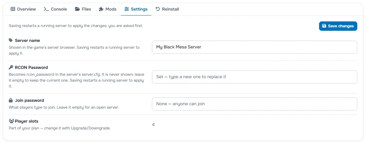 The Settings tab with the server name, the password fields and the player slots