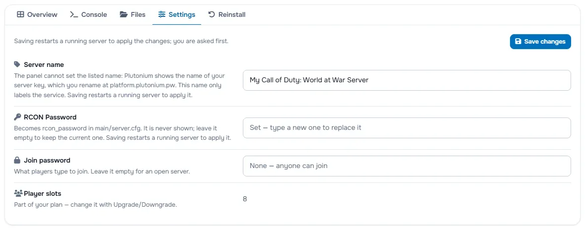 The Settings tab with the server name, the password fields and the player slots