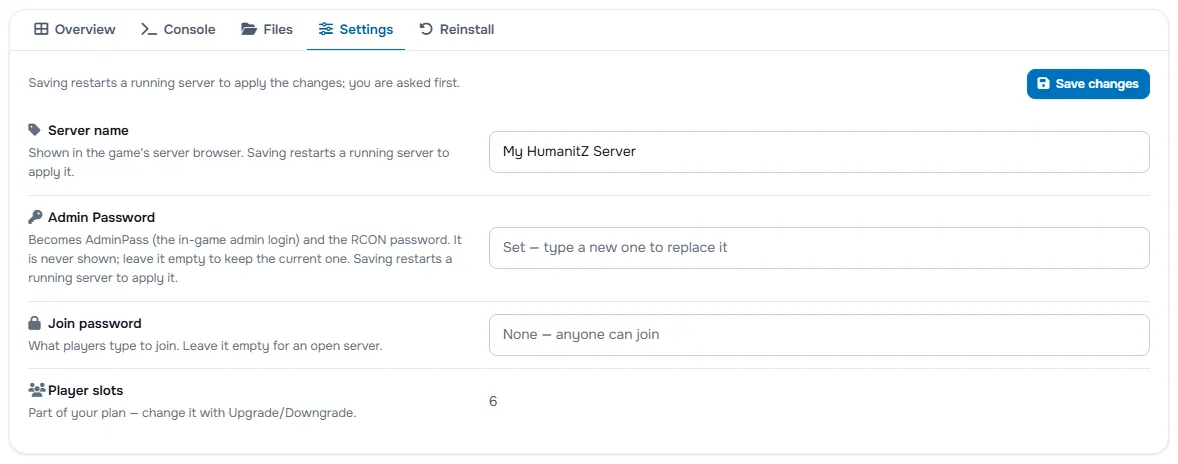 The Settings tab with the server name, the password fields and the player slots