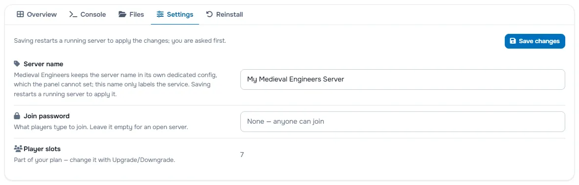 The Settings tab with the server name, the password fields and the player slots