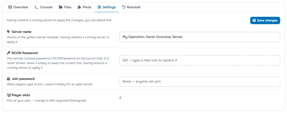 The Settings tab with the server name, the password fields and the player slots