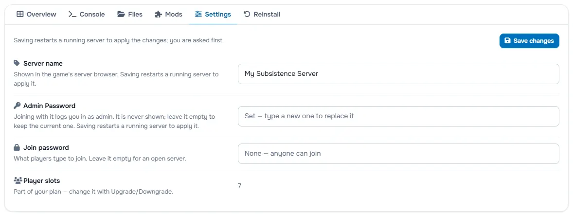 The Settings tab with the server name, the password fields and the player slots
